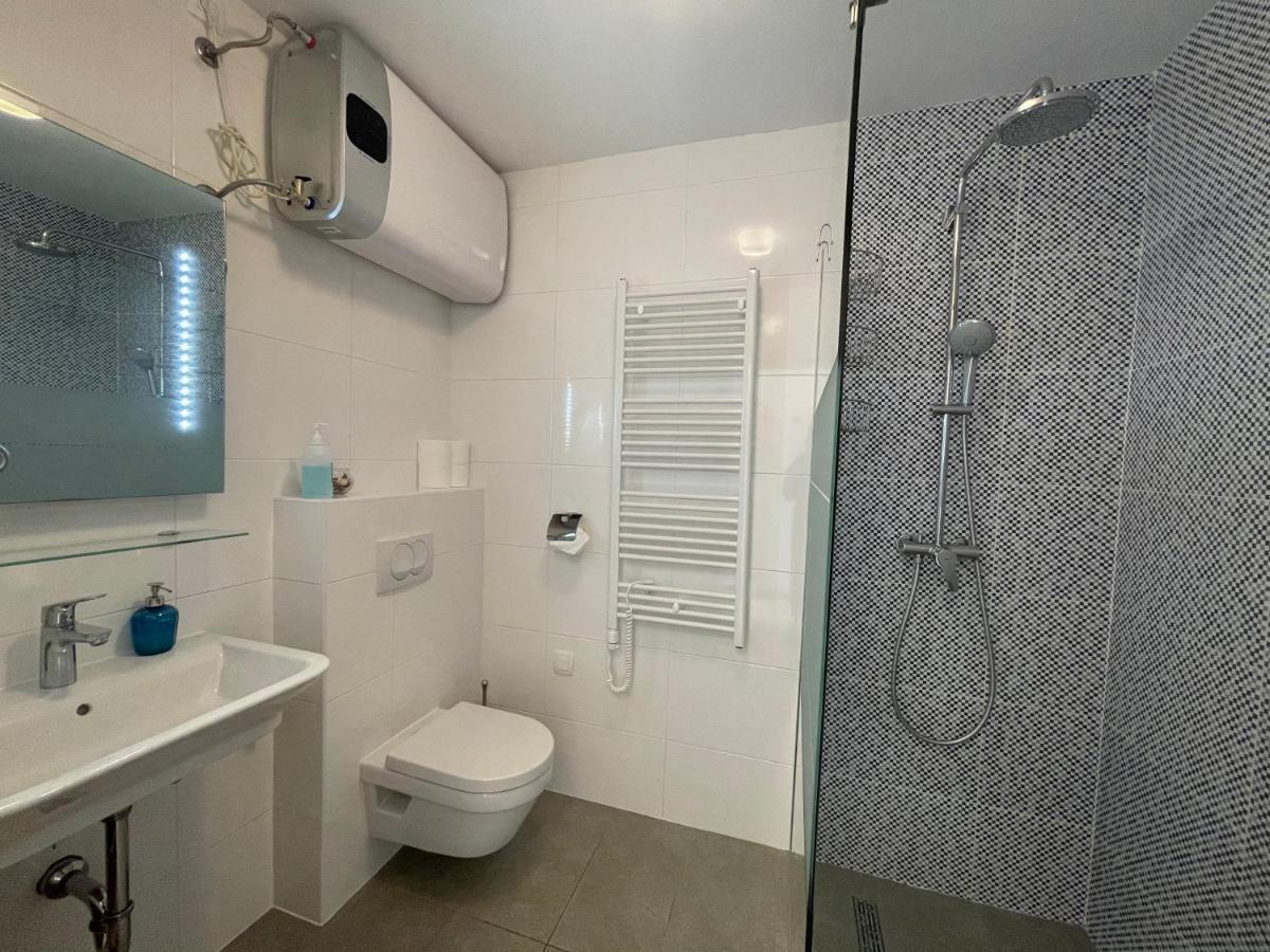 St. Nicholas Rooms 赫瓦尔 外观 照片
